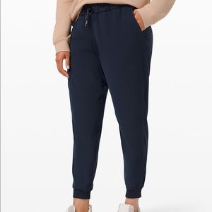 Lululemon On the Fly Jogger 28" Woven